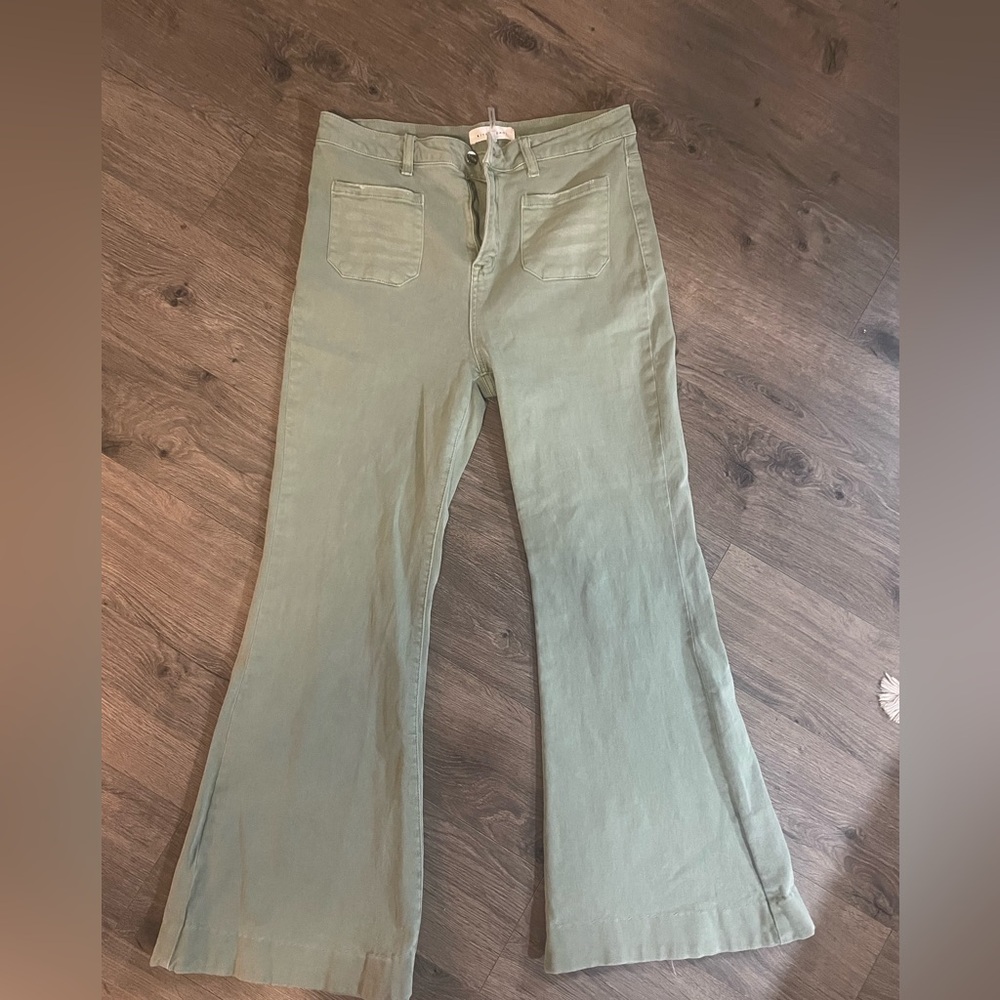 Risen Jeans in Soft Green